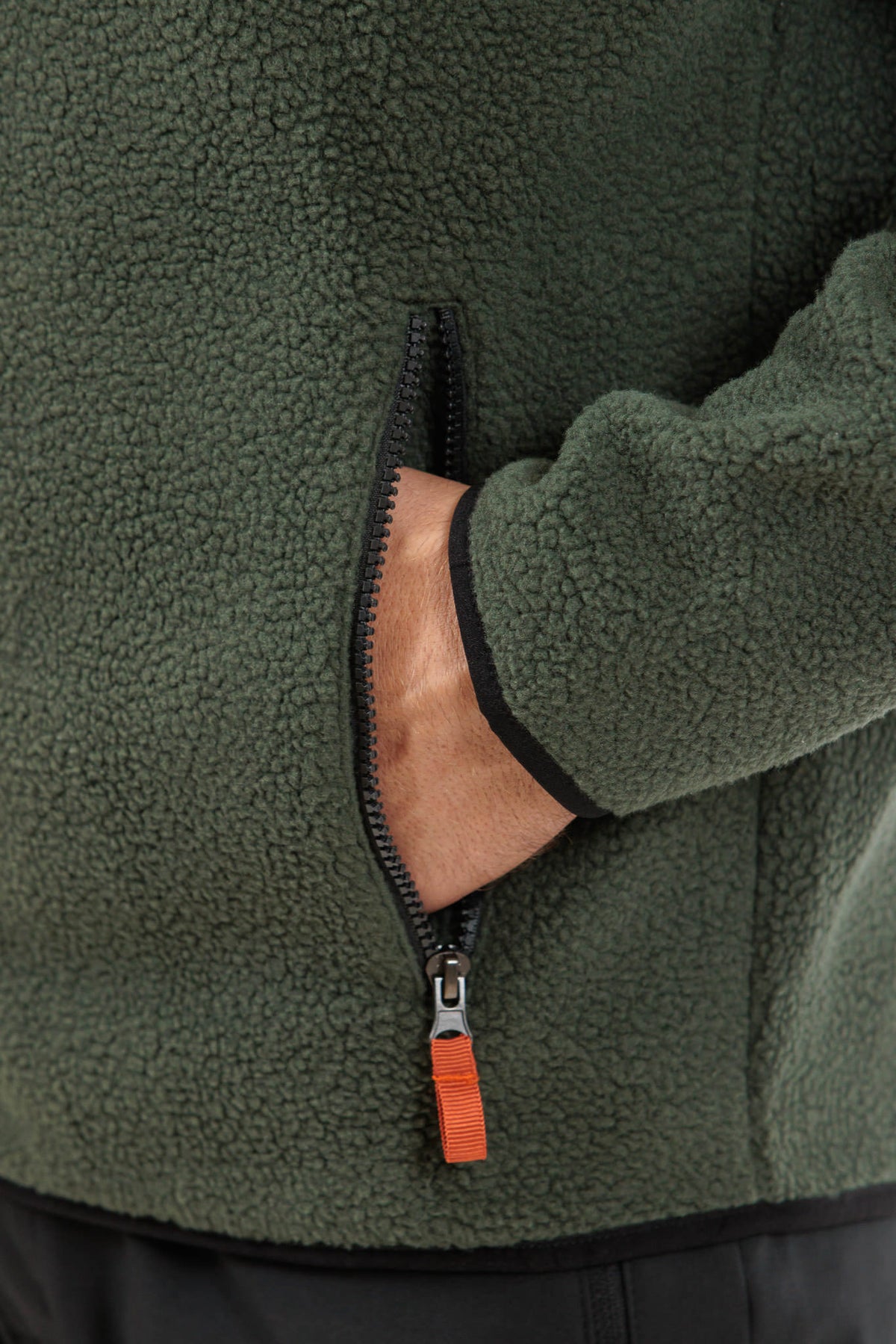 #colore_military-green