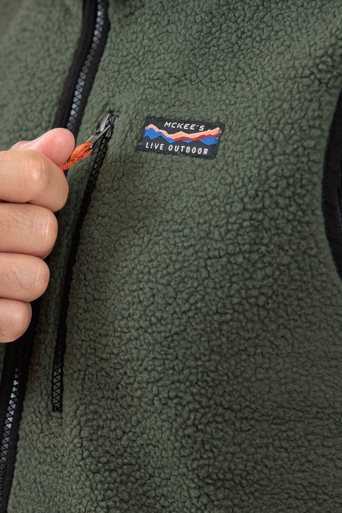 #colore_military-green
