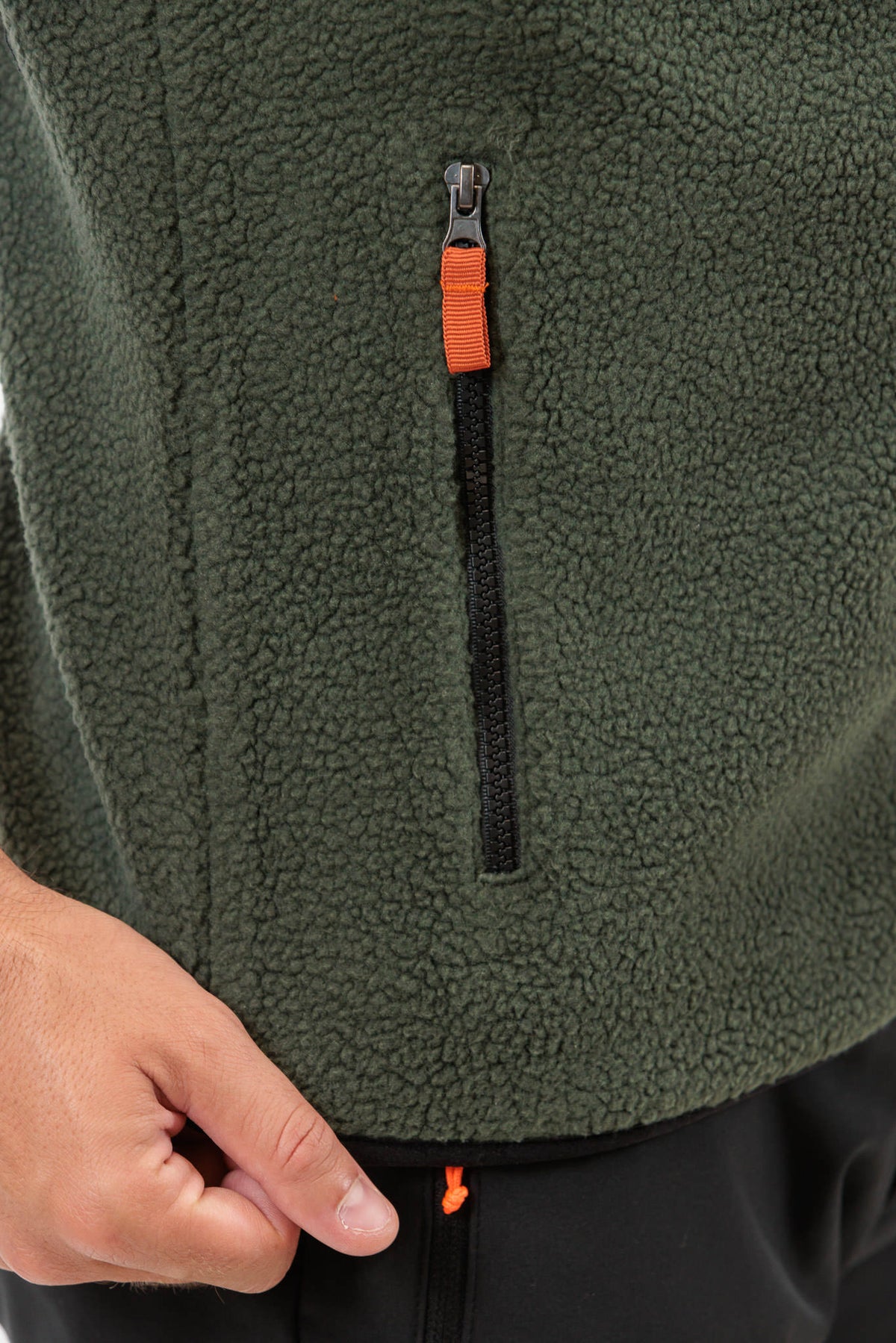 #colore_military-green