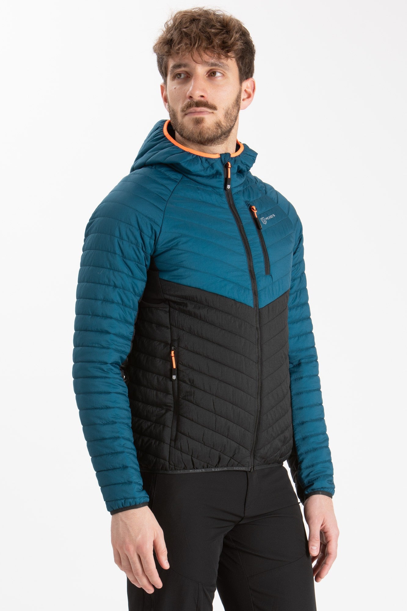 #colore_indigo-blue-black