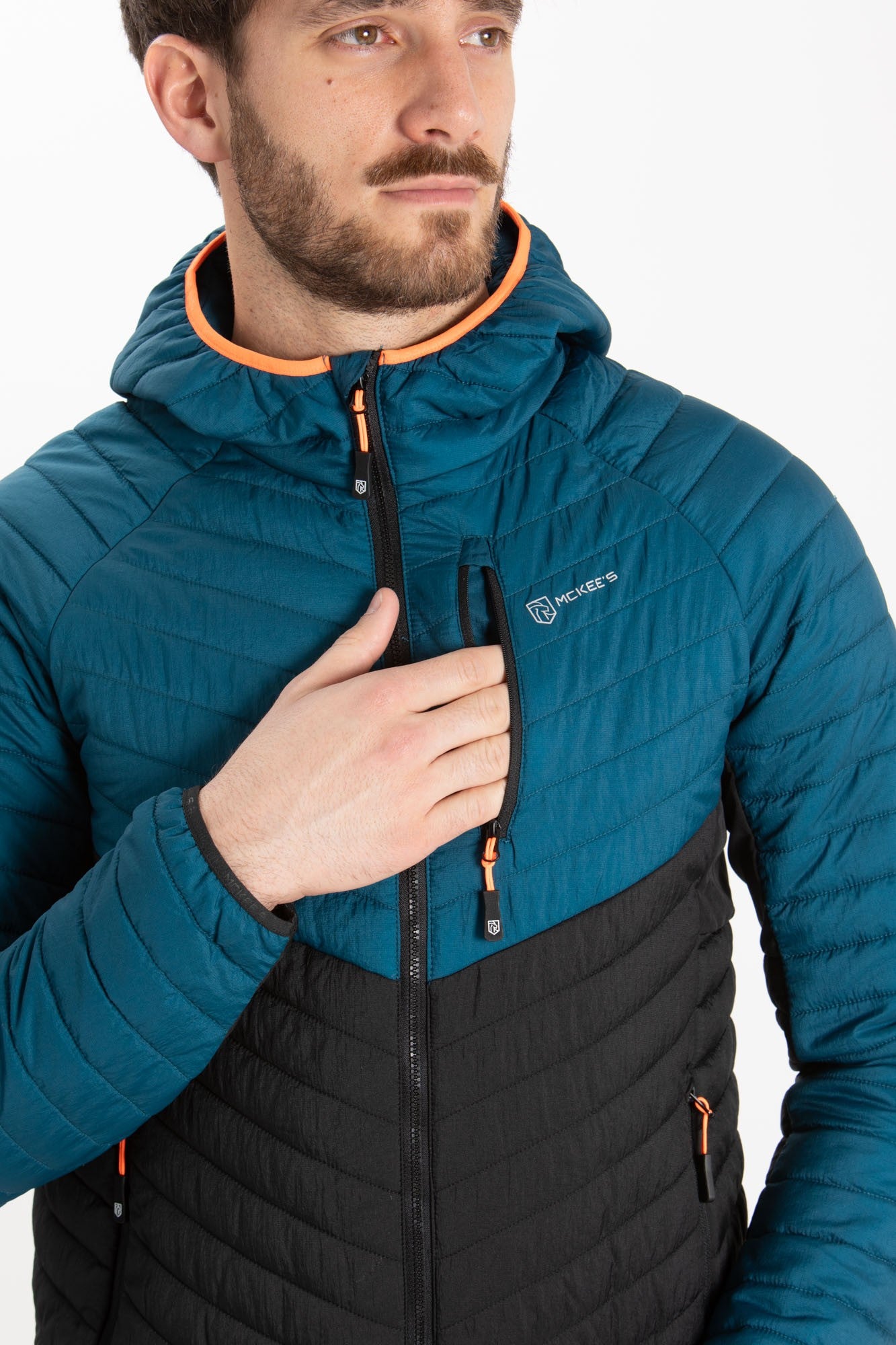 #colore_indigo-blue-black