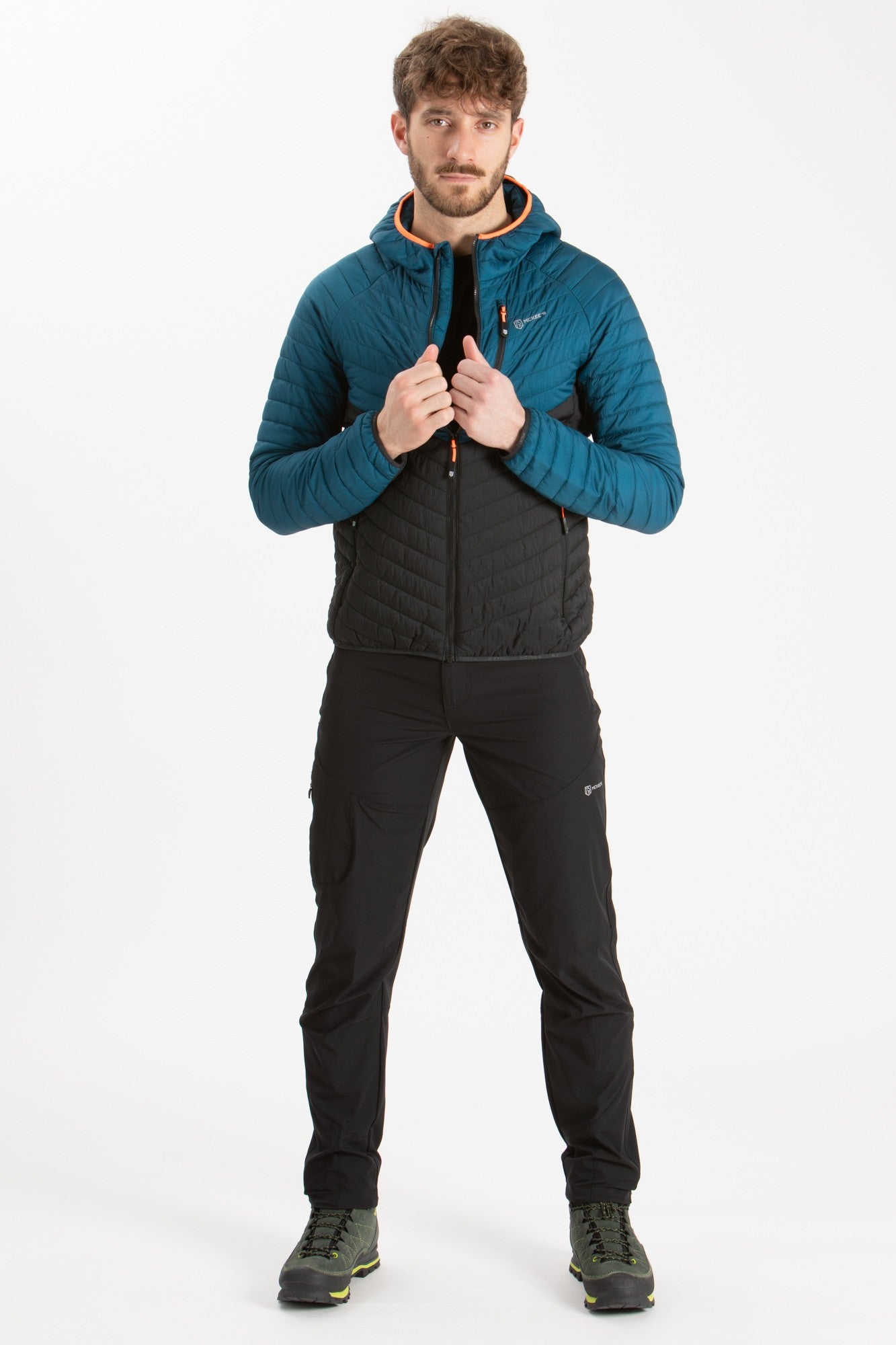 #colore_indigo-blue-black