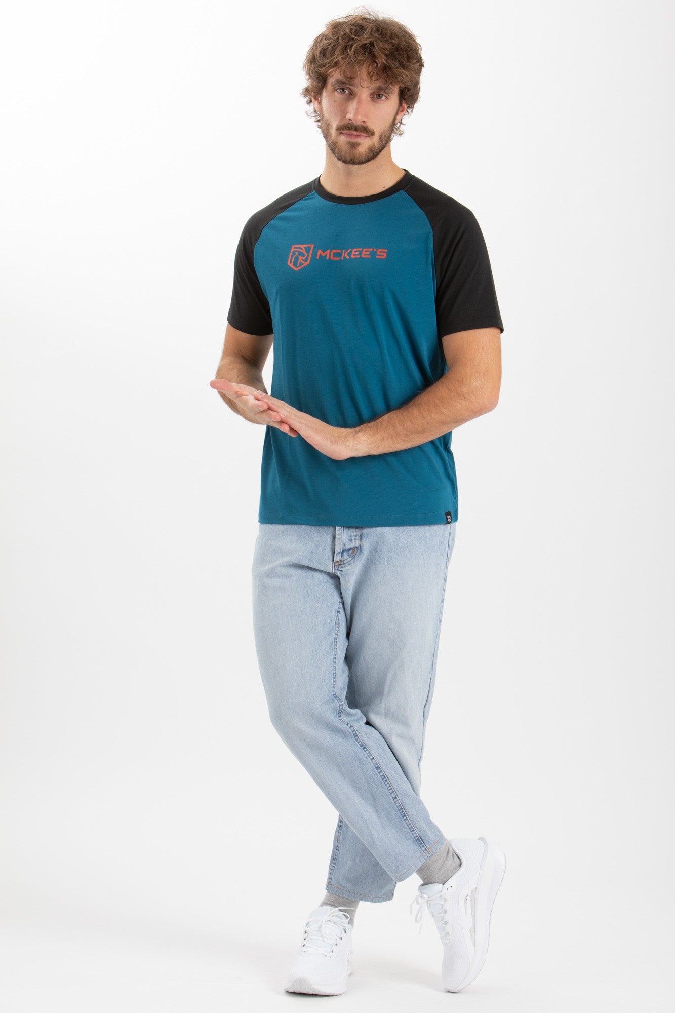 #colore_indigo-blue-black