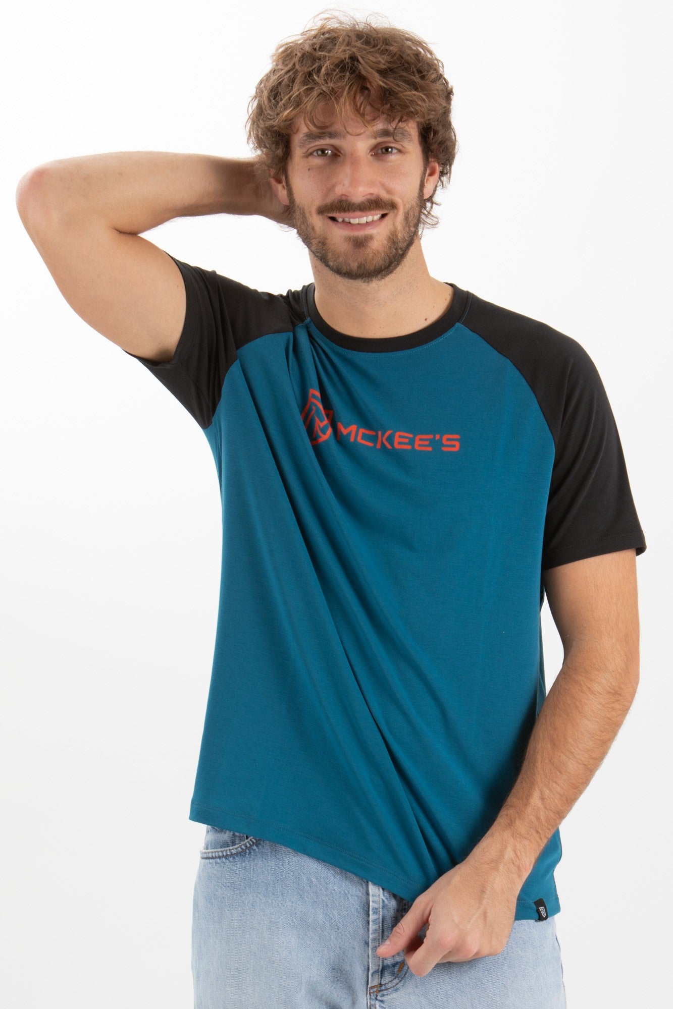 #colore_indigo-blue-black