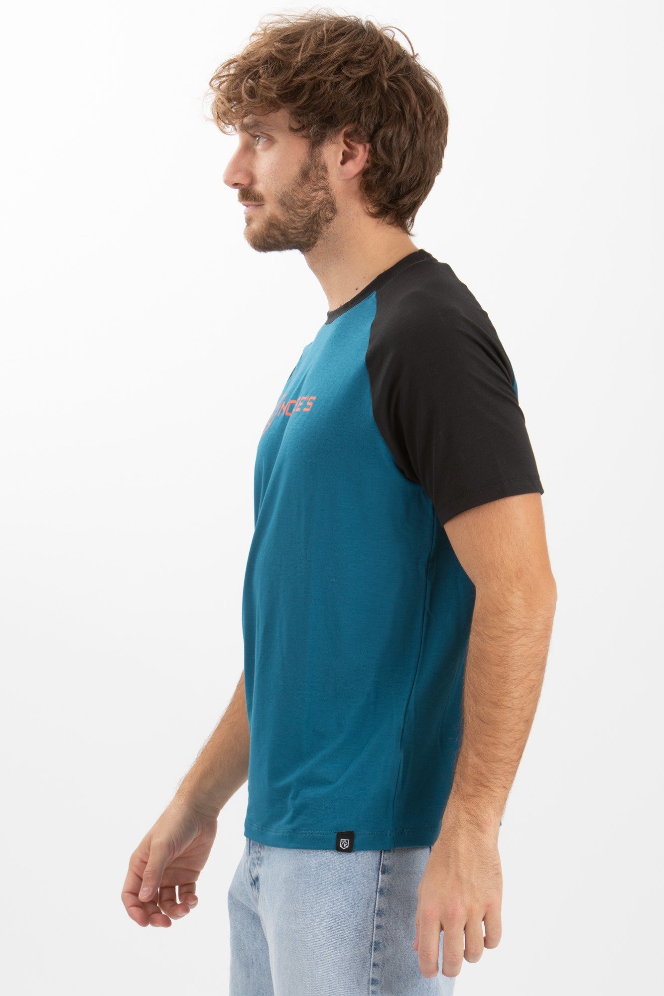 #colore_indigo-blue-black