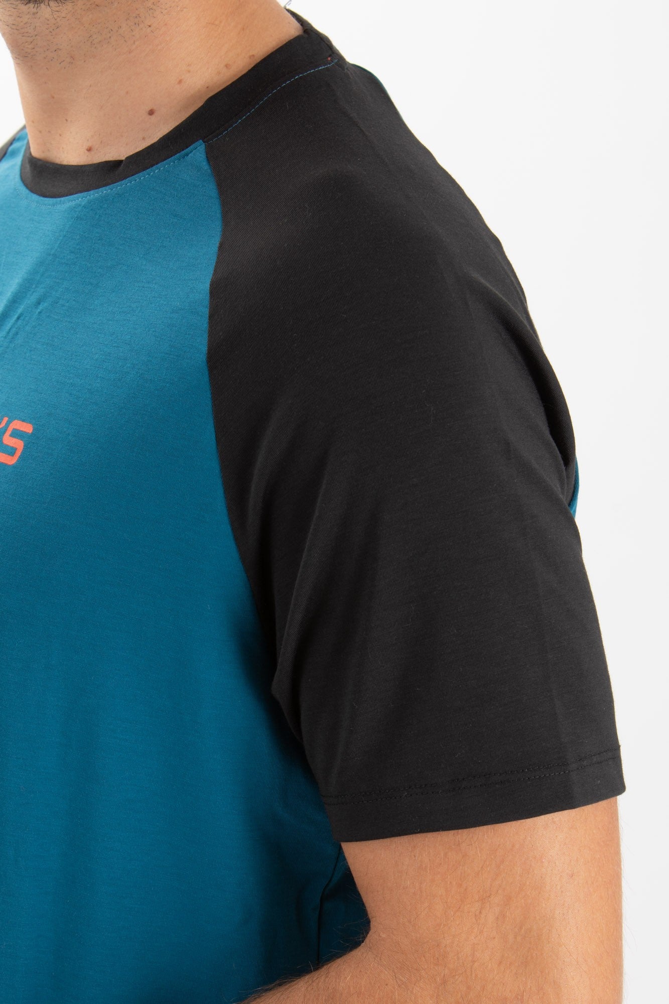 #colore_indigo-blue-black