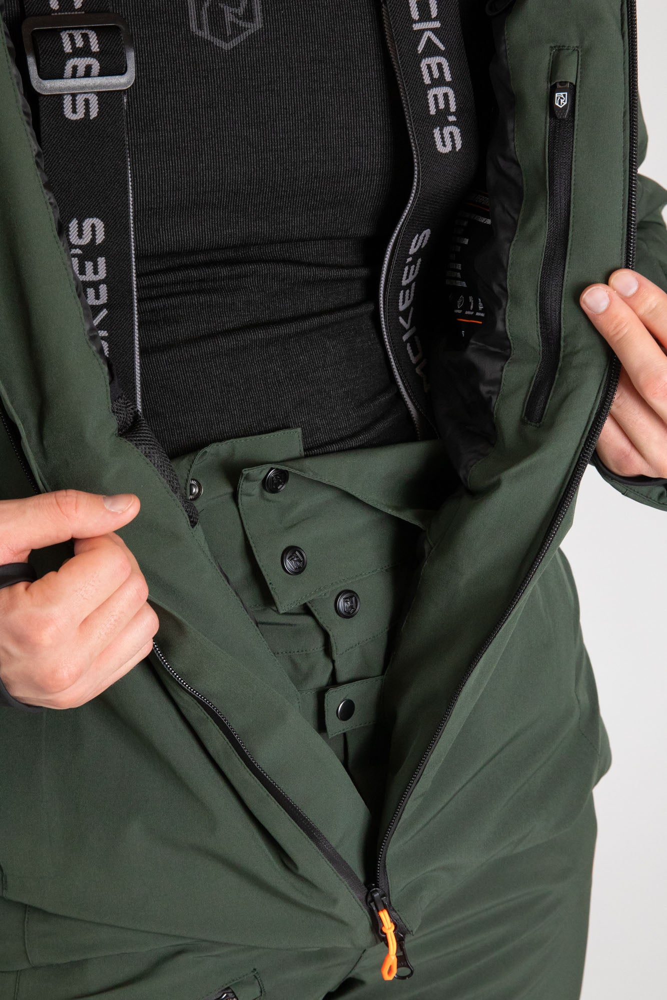 #colore_military-green