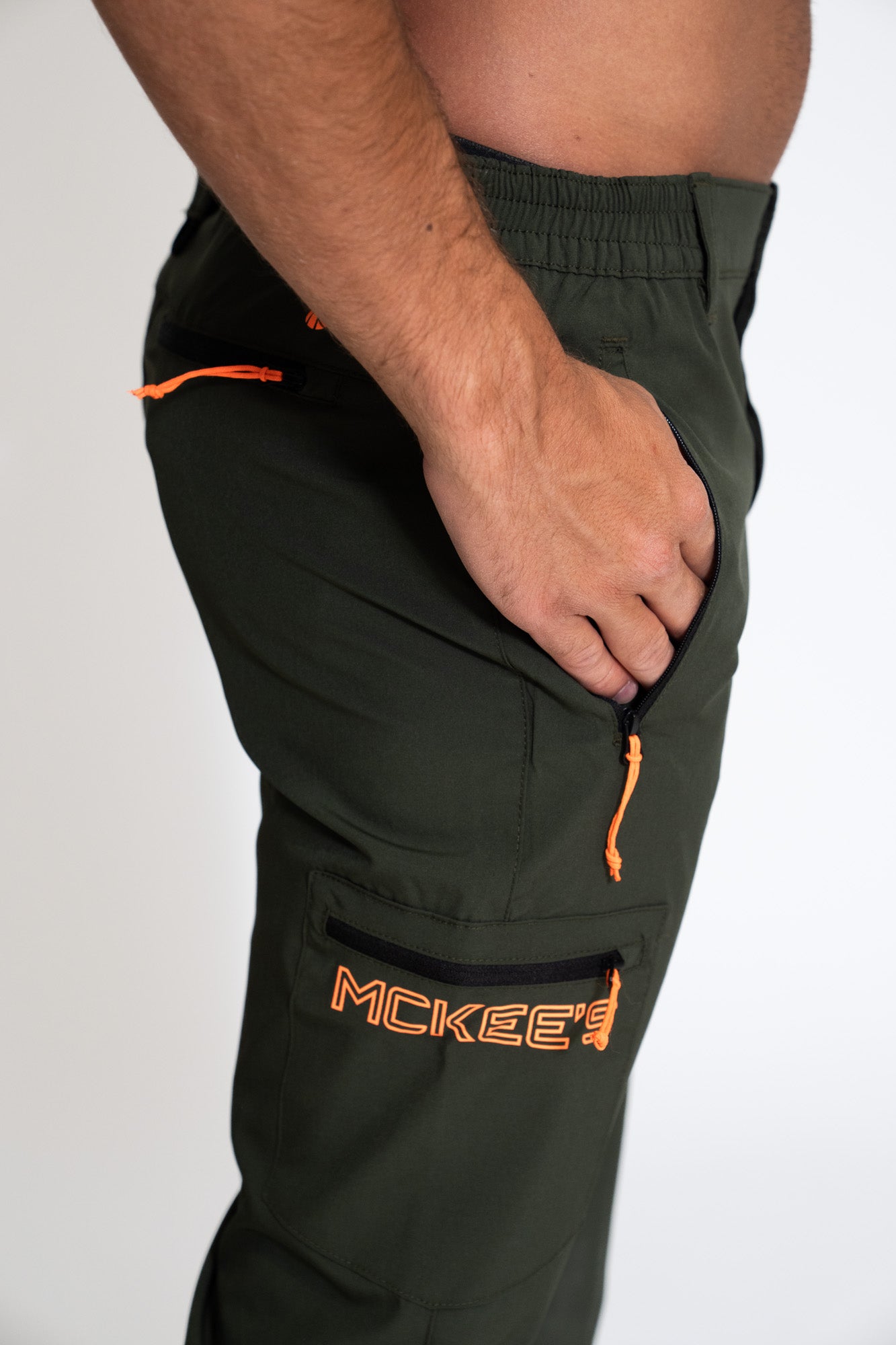 #colore_military-green