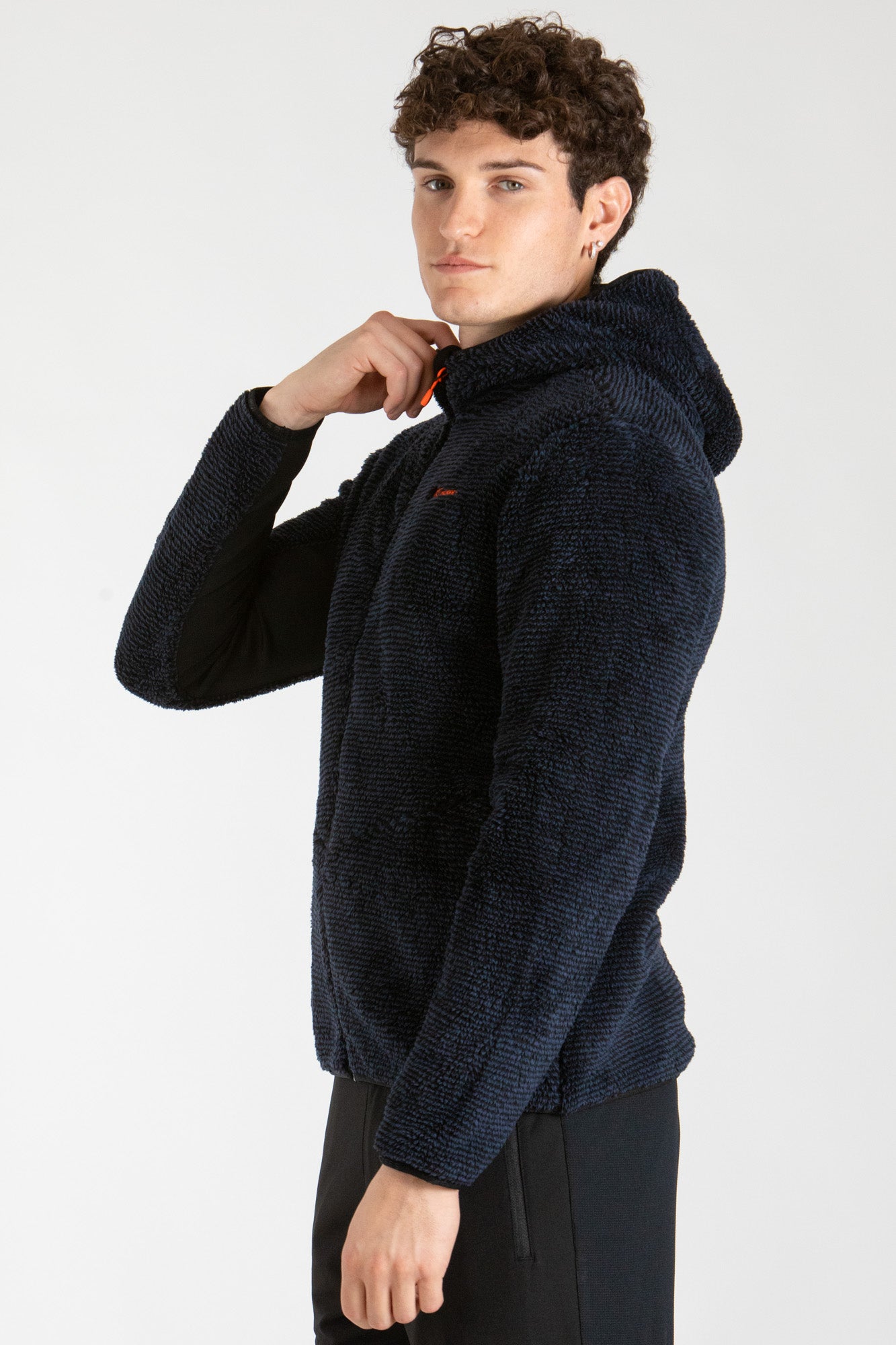 #colore_black-dark-blue