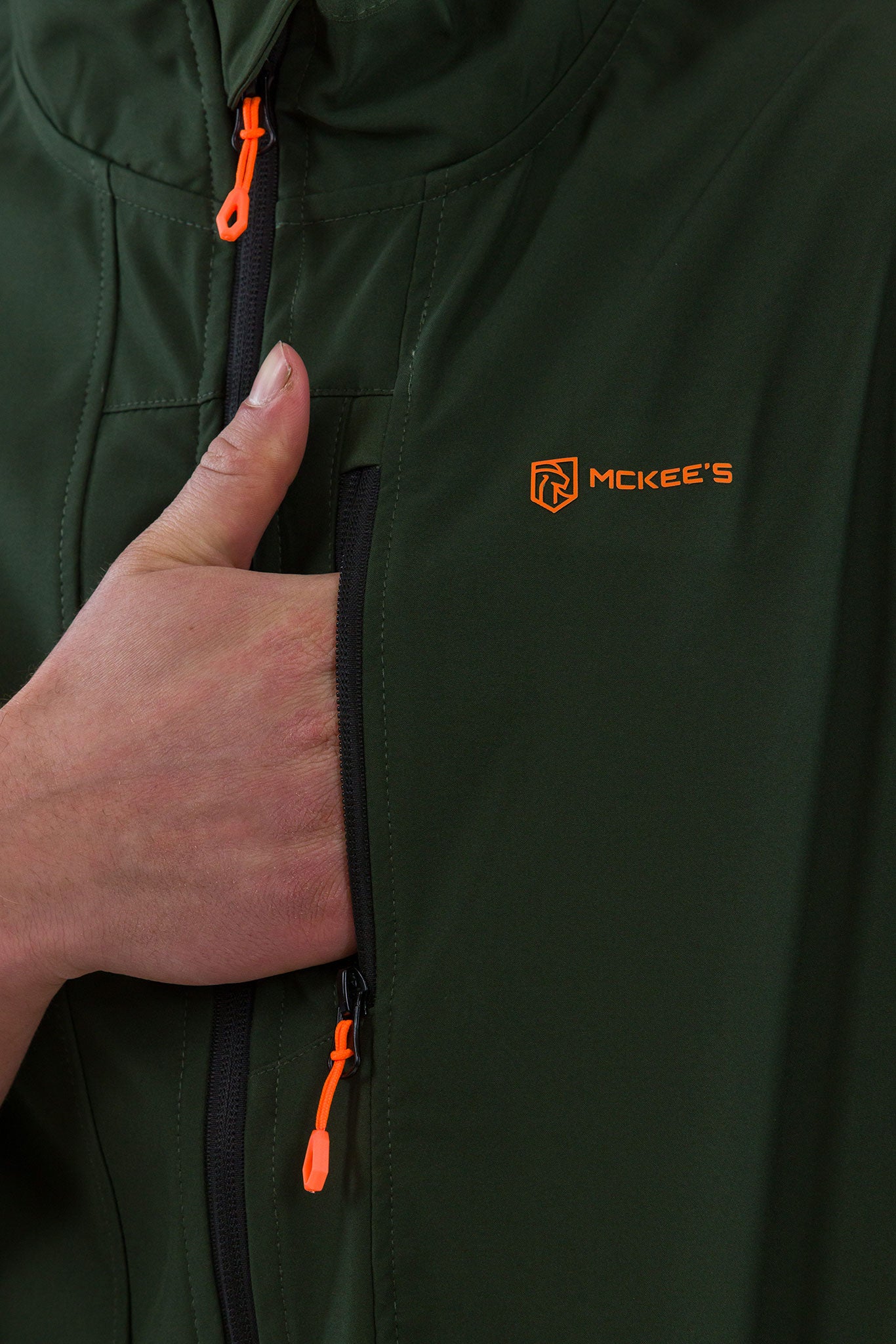 #colore_military-green