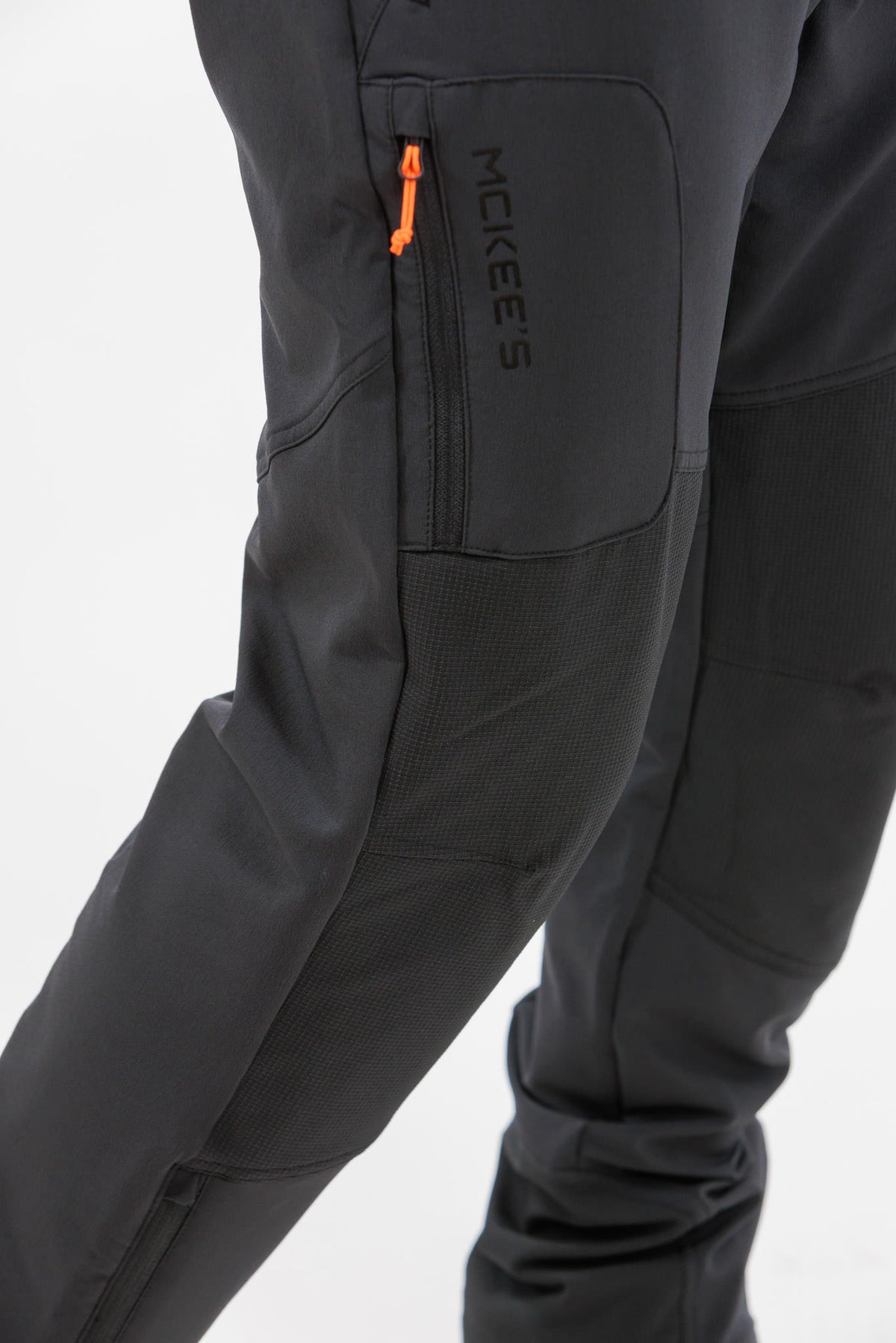 #colore_graphite-black