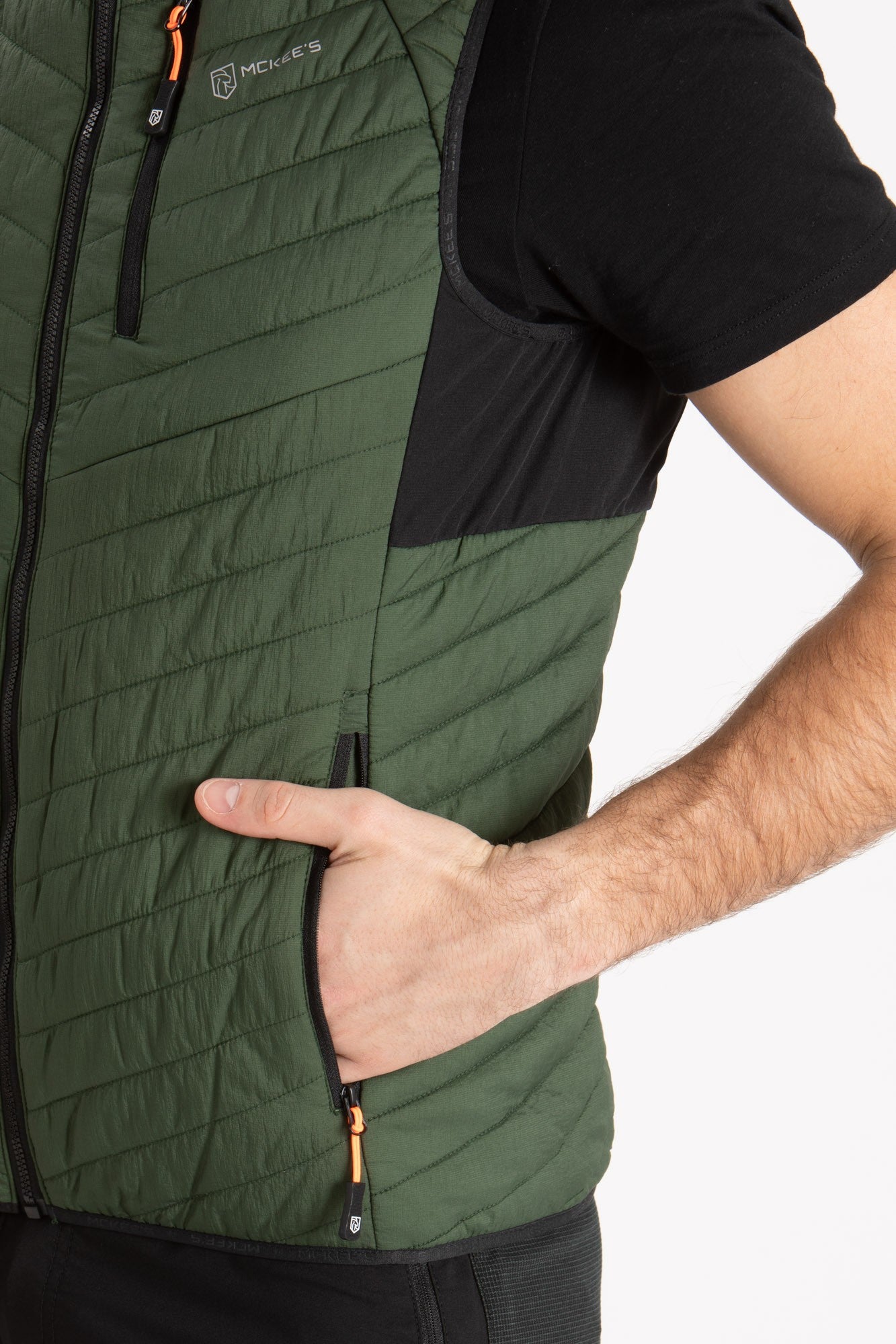 #colore_military-green