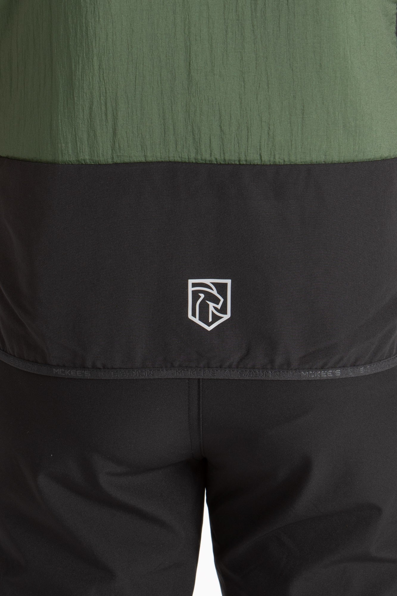 #colore_military-green