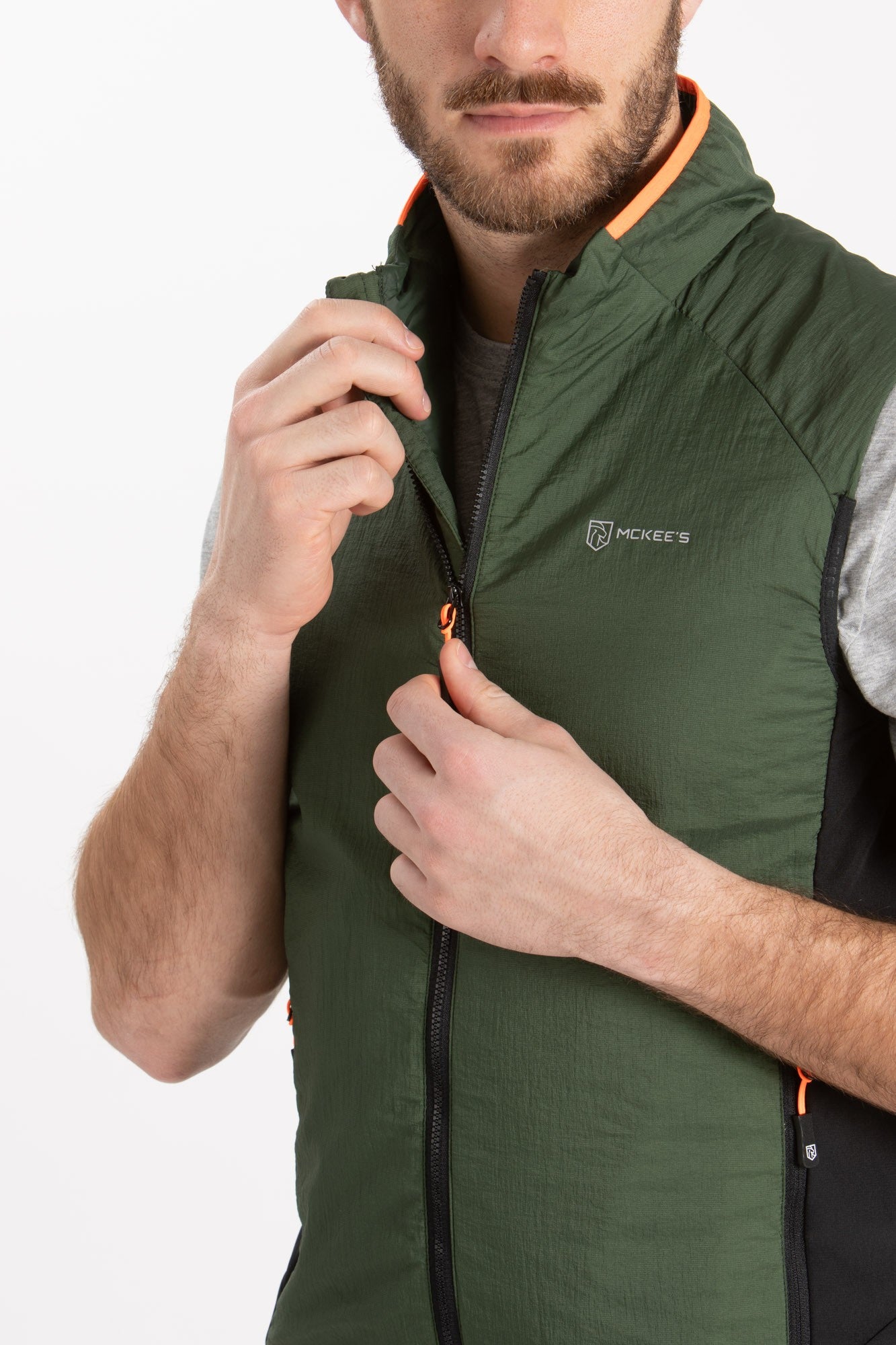 #colore_military-green