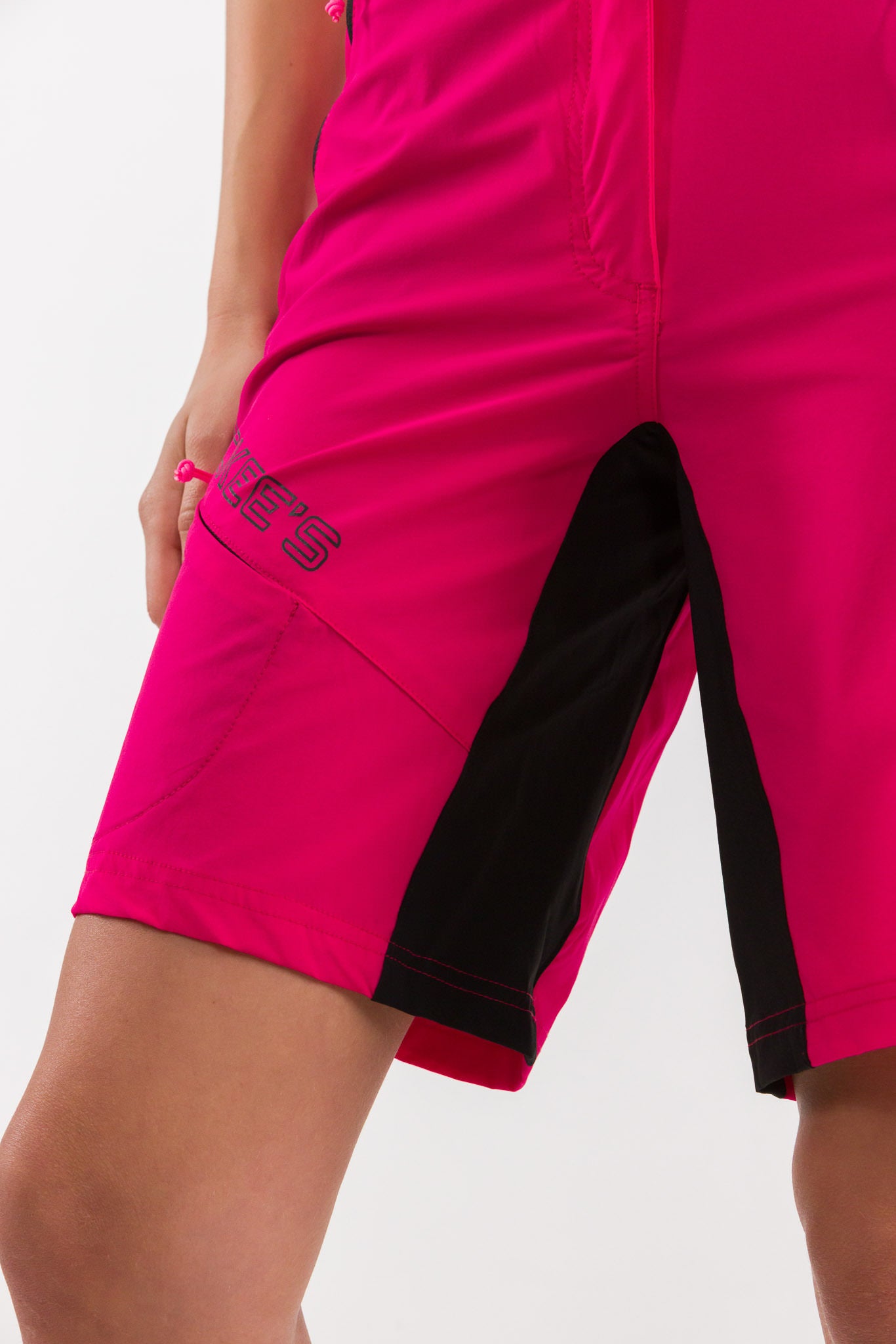 #colore_fuchsia-black