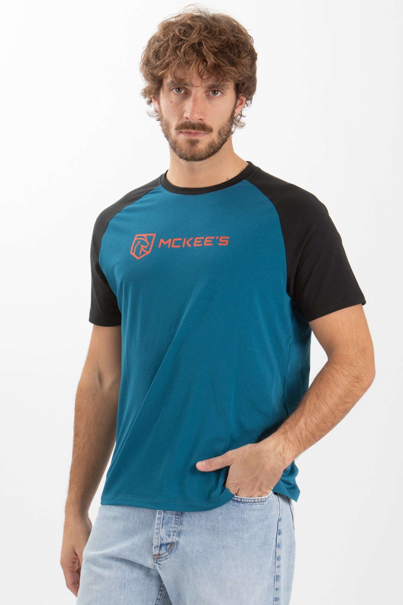 #colore_indigo-blue-black