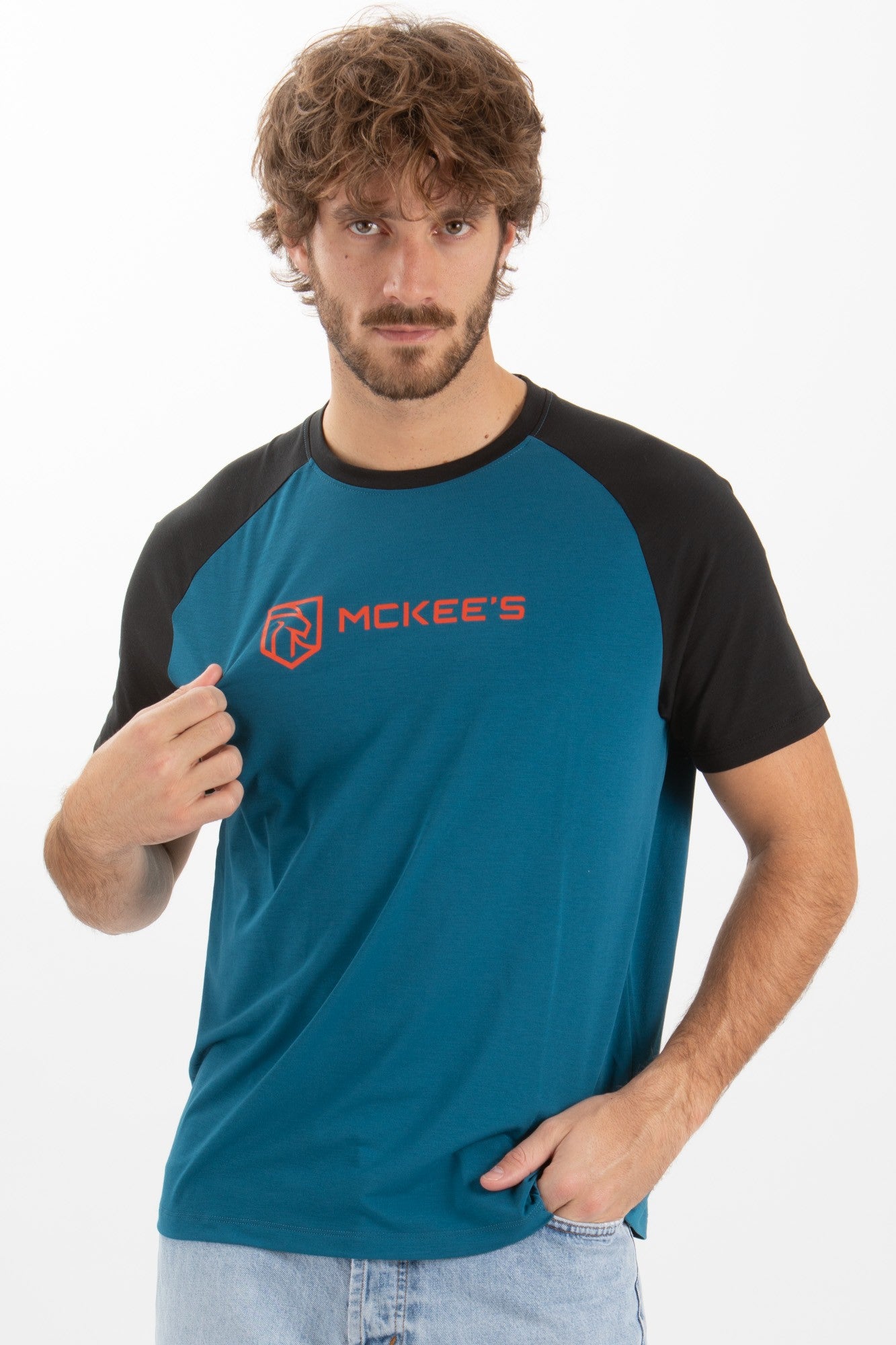 #colore_indigo-blue-black