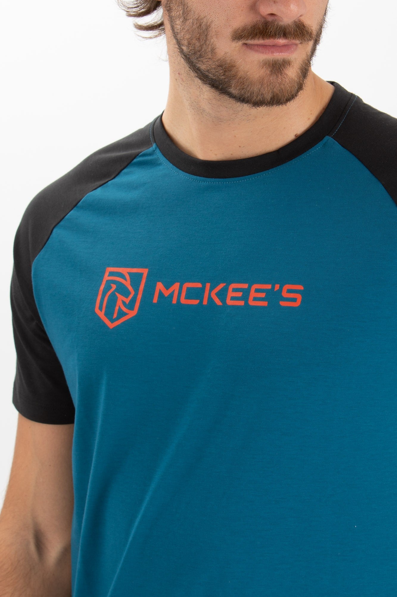 #colore_indigo-blue-black