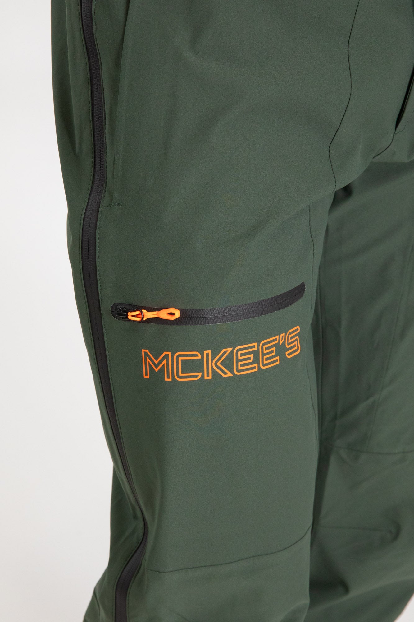 #colore_military-green