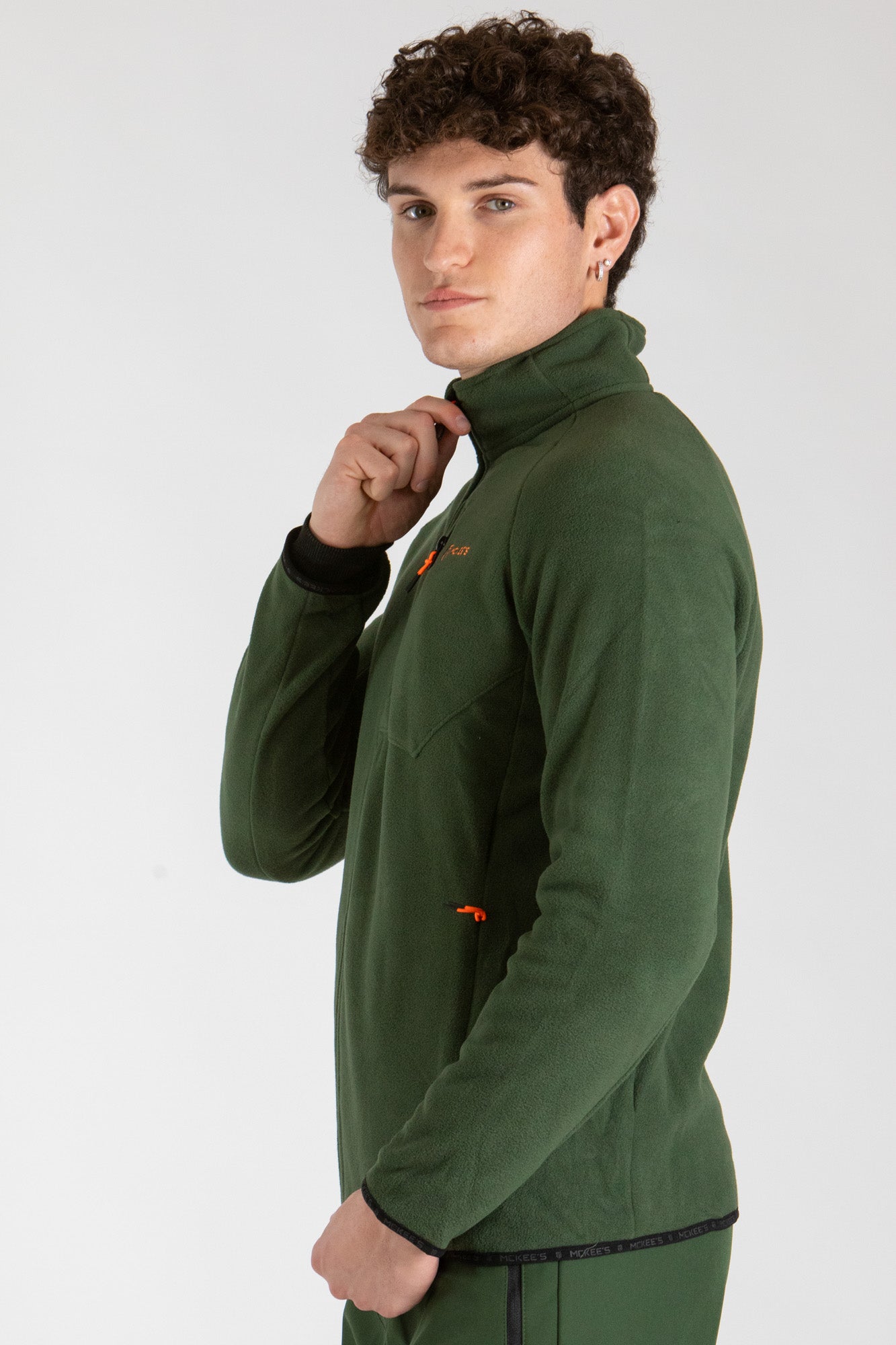 #colore_military-green