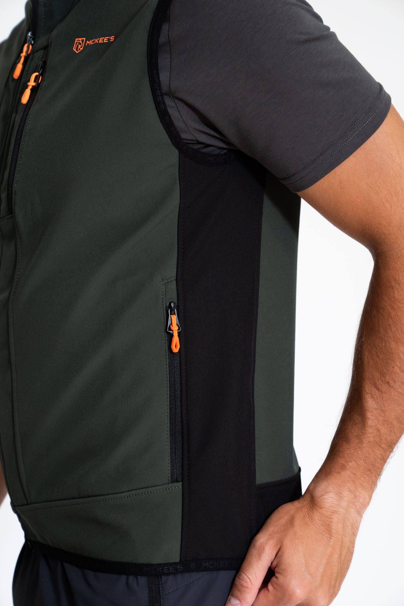 #colore_military-green-black