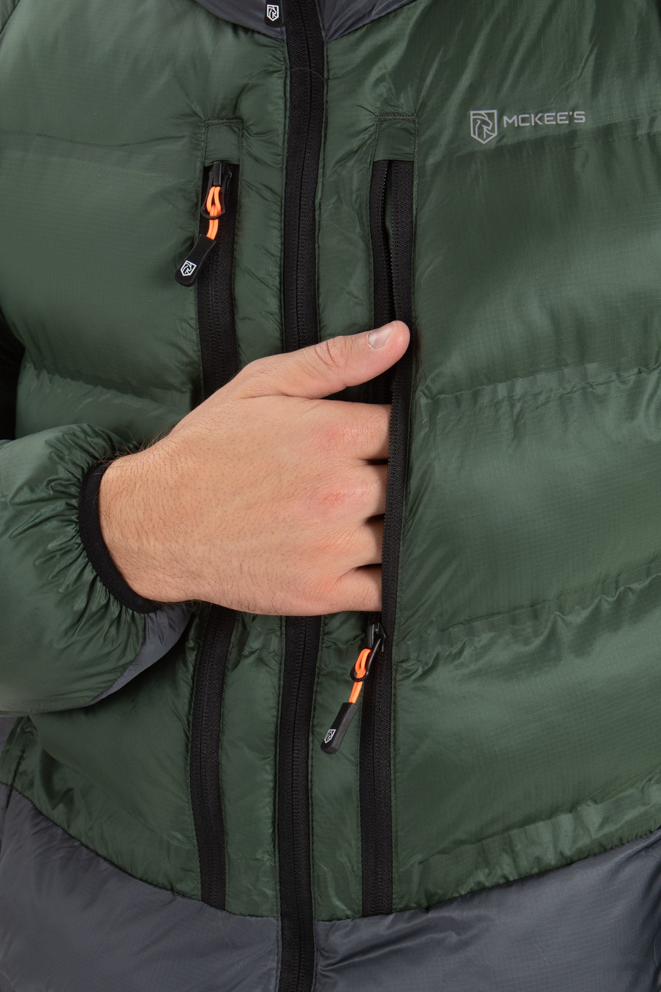 #colore_military-green-lead