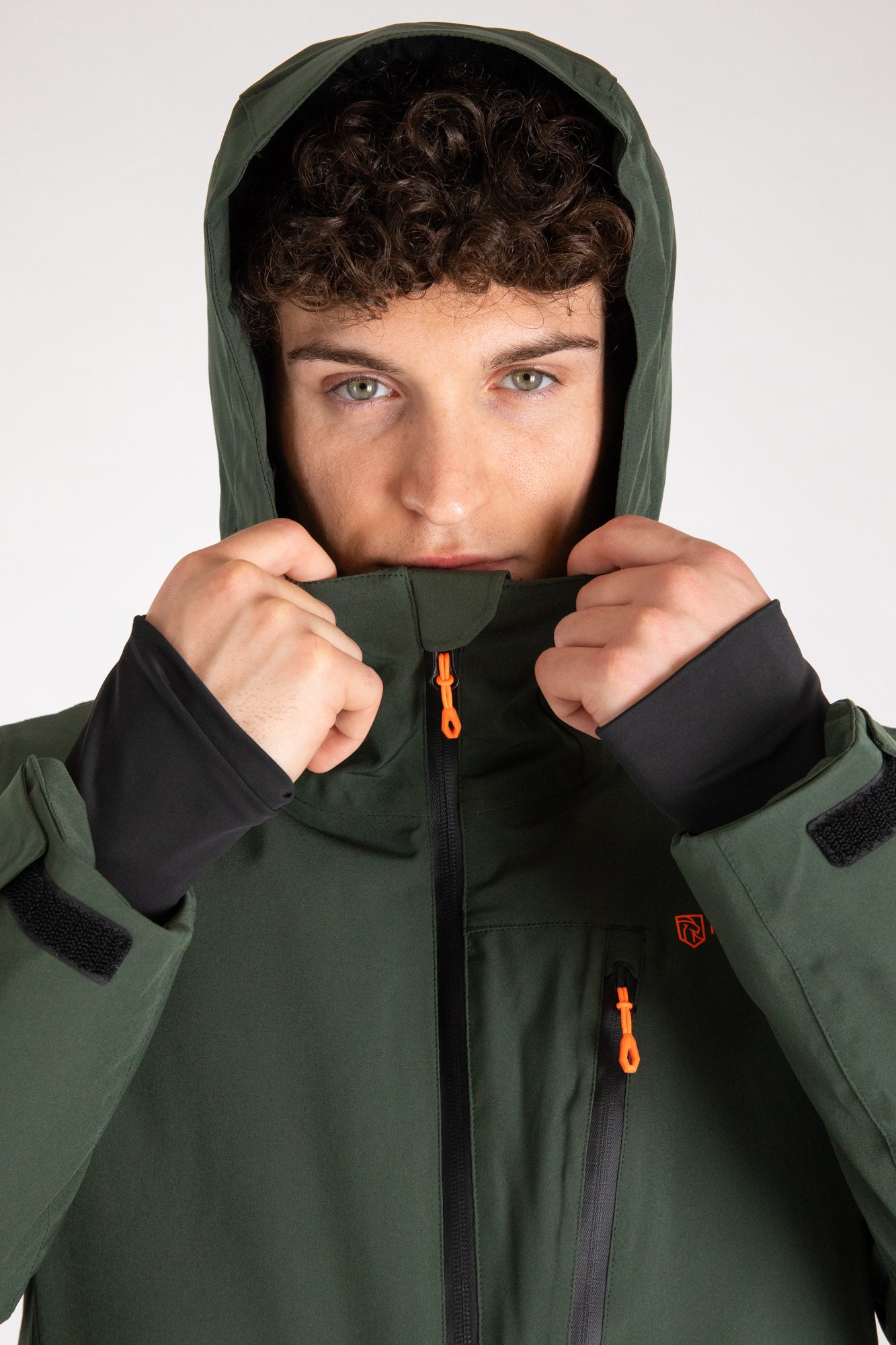 #colore_military-green