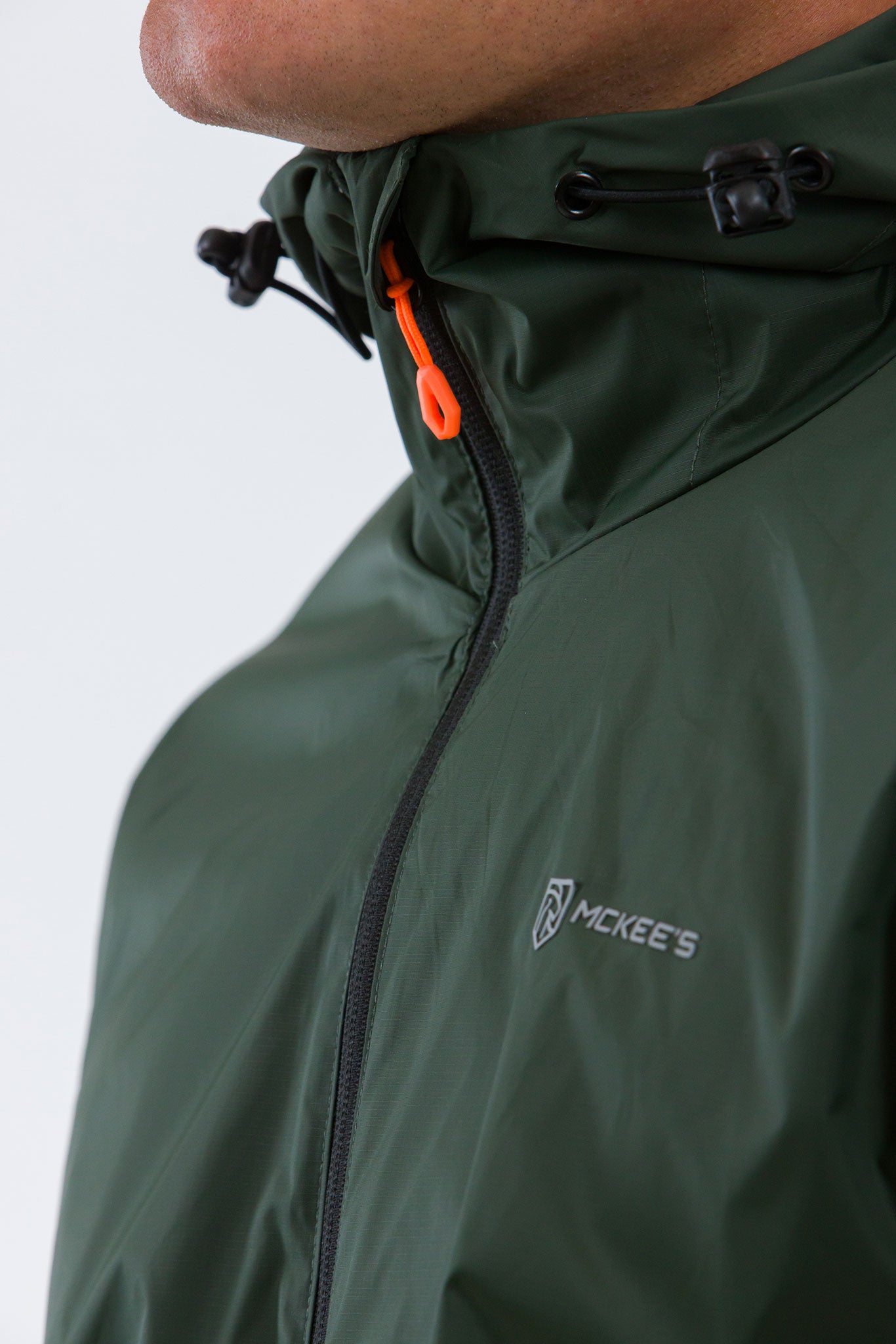 #colore_military-green