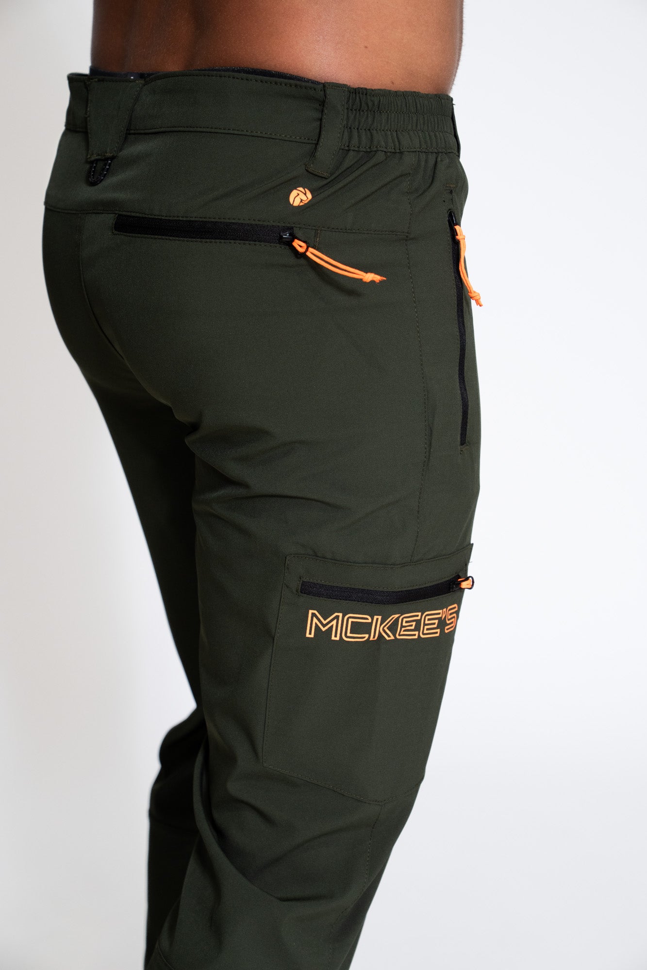 #colore_military-green