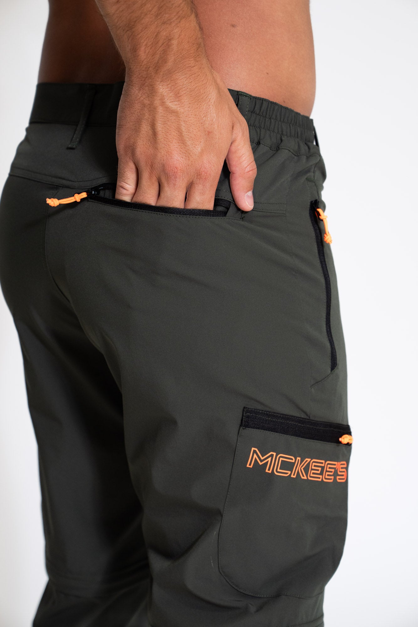 #colore_military-green