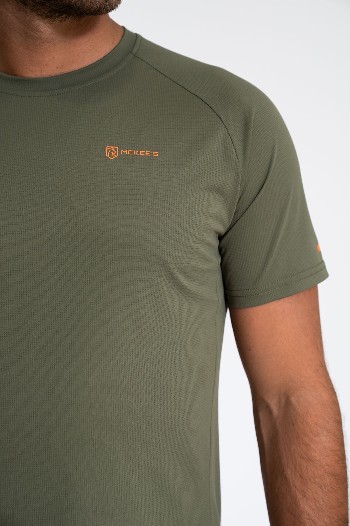 #colore_military-green